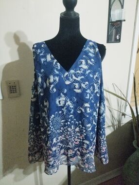 Lane Bryant Blue Floral V-Neck Camisole